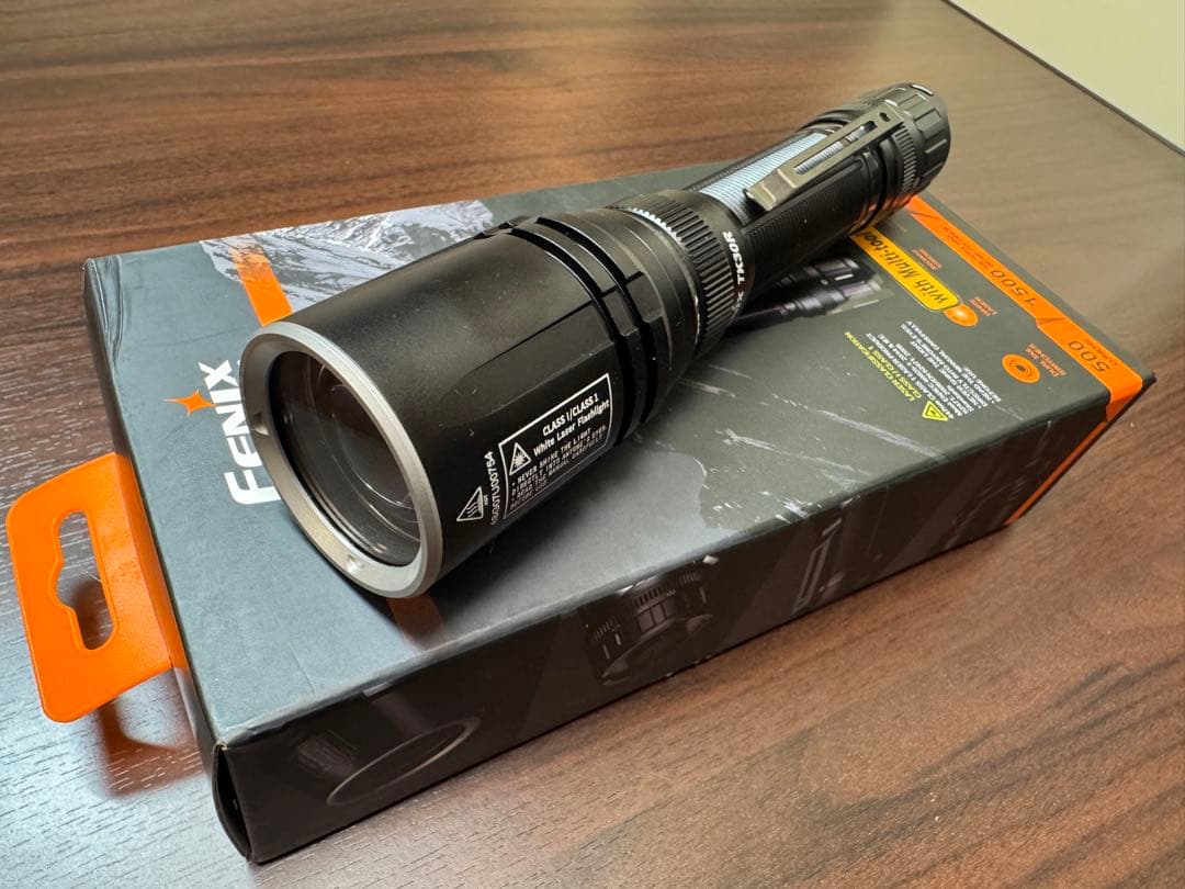 FENIX TK30R 【長距離照射 LEPタクティカル懐中電灯】