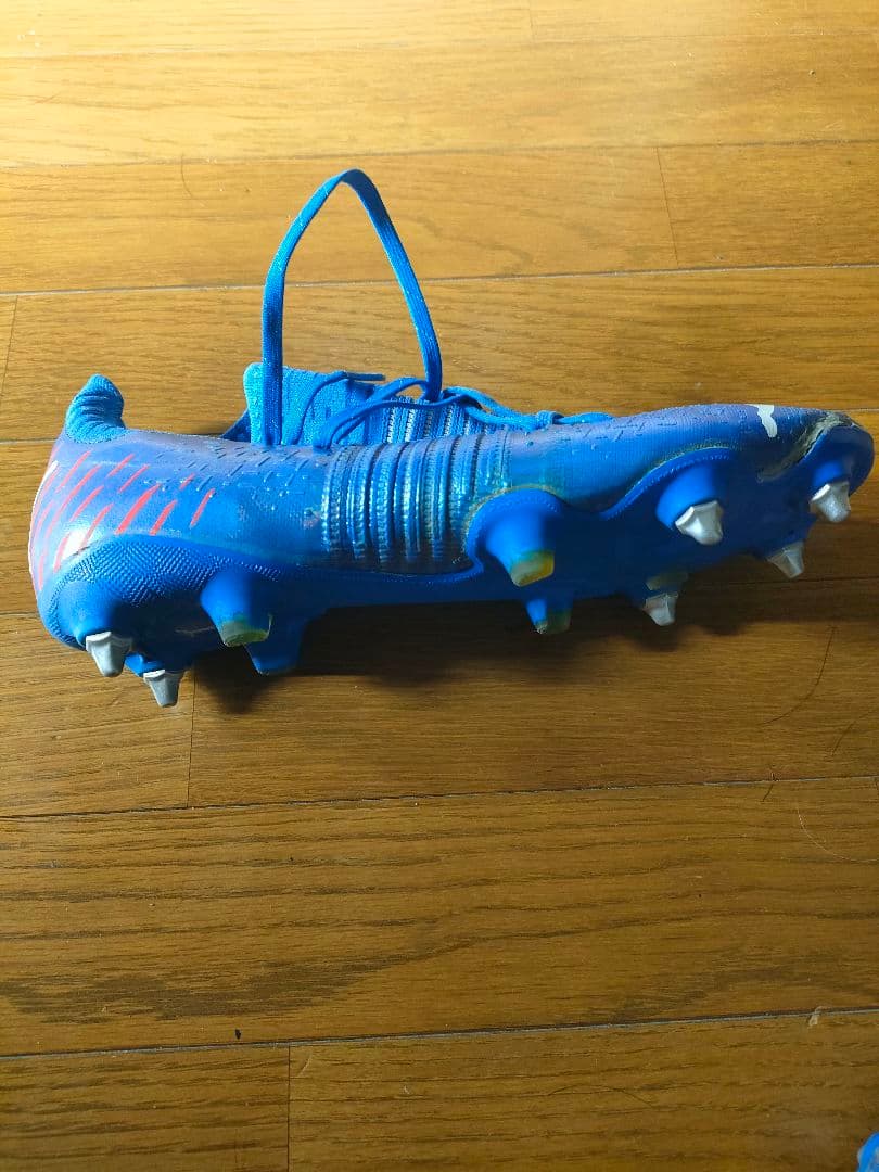 サッカースパイク　PUMA フューチャー　※奈良クラブ鈴木大誠選手使用済サイン入