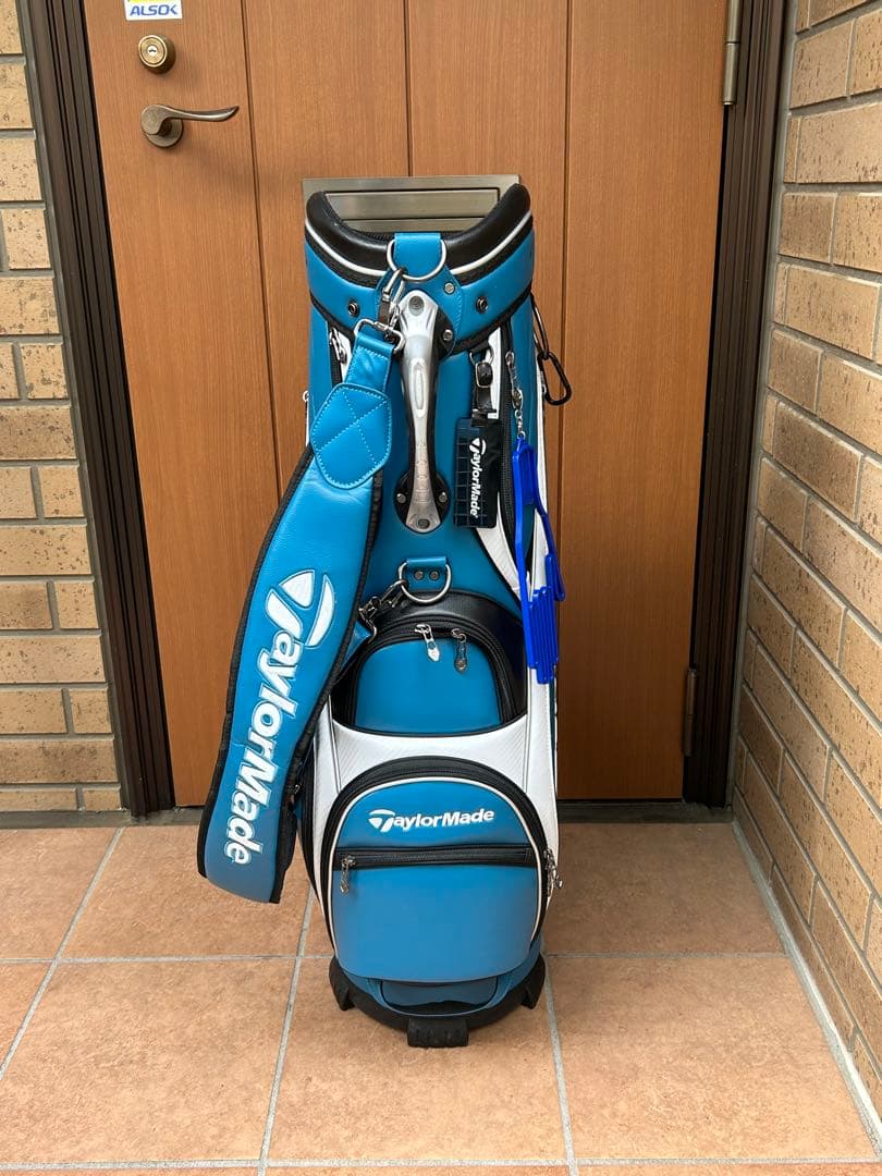 TaylorMade キャディバッグ 9.5型　3.9kg カバーつき