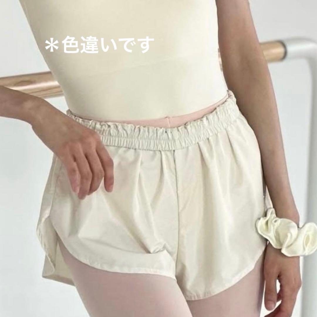 messiah バレエショートパンツ シルバーのロゴ付き　Mサイズ　ブラック