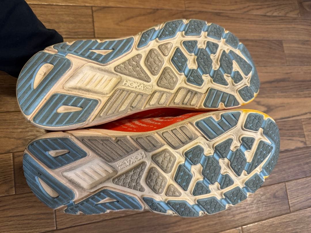 スパイク・シューズ HOKA ARAHI6