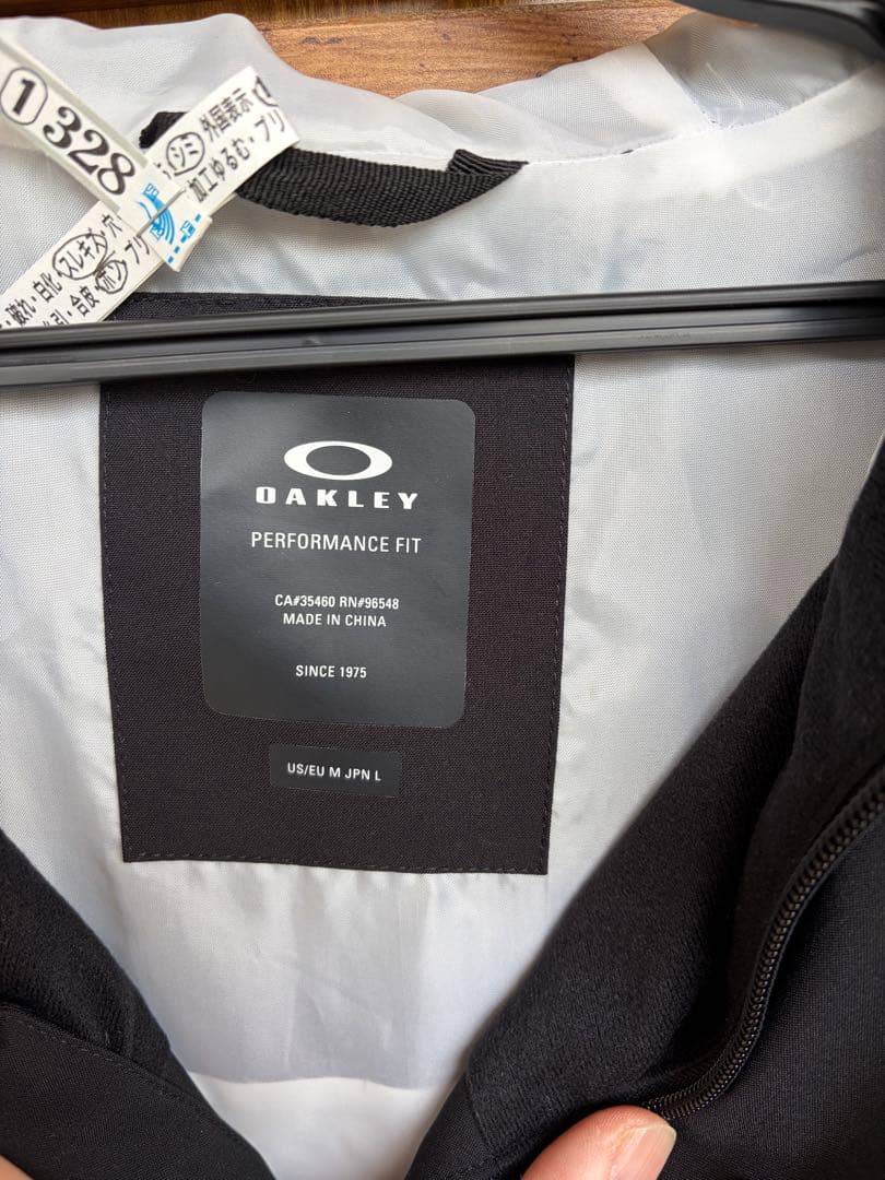 OAKLEY ウェア　Mサイズ　中古