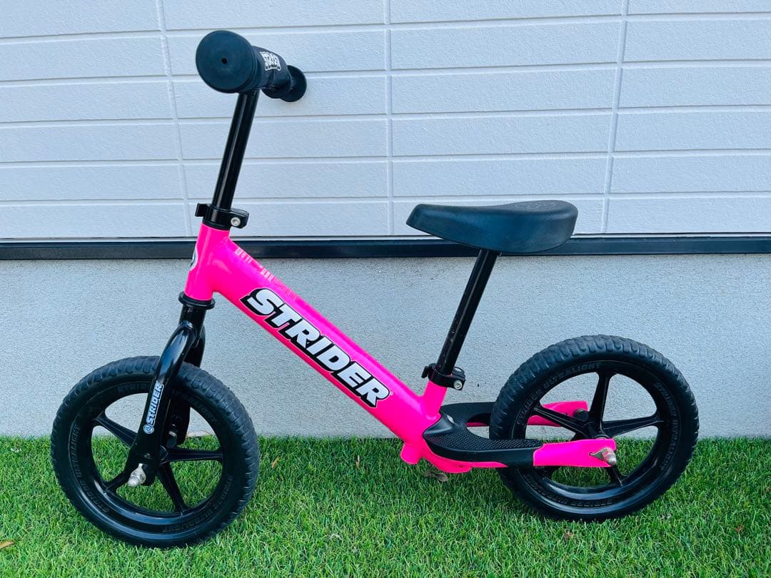 STRIDER ストライダー スポーツモデル ピンク 12インチ　美品