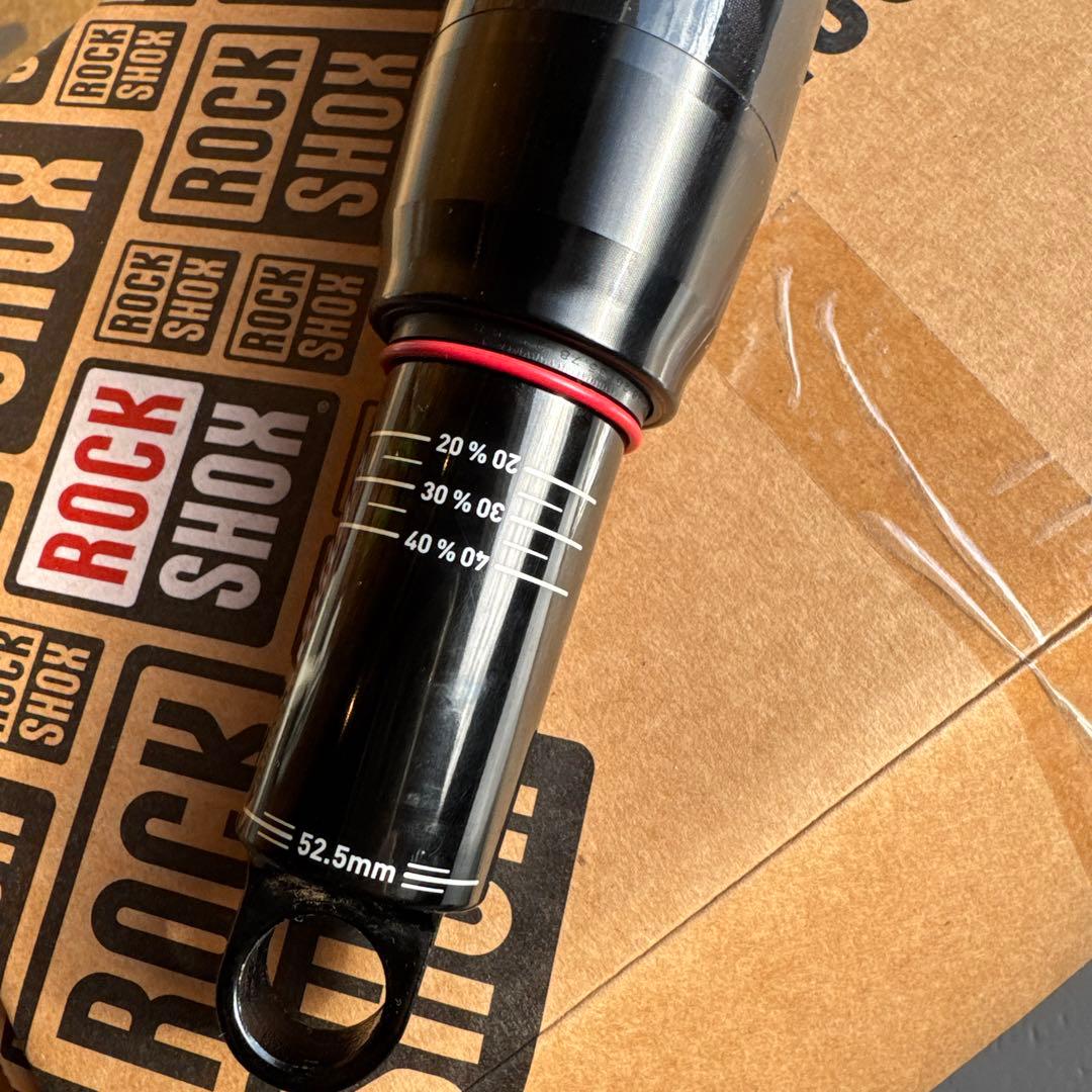 ROCKSHOX Deluxe Select+ リアサスペンション