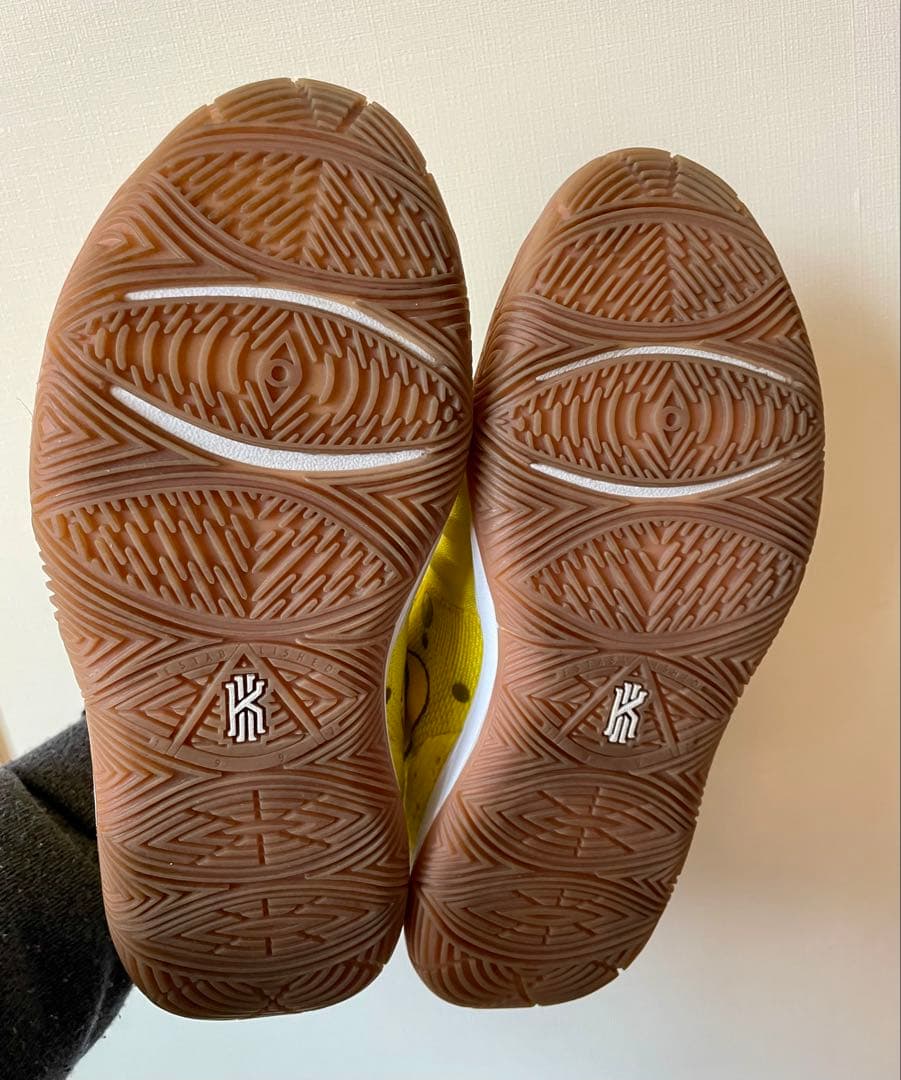 NIKE、カイリー5 GS、スポンジボブ、23.5センチ