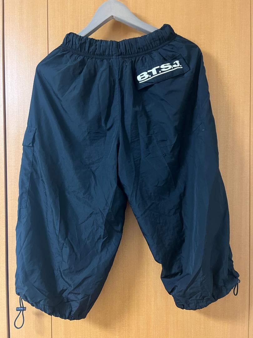 【激レア】BTSJ オフィシャルスタッフ　ブラックボディコンバットパンツMサイズ