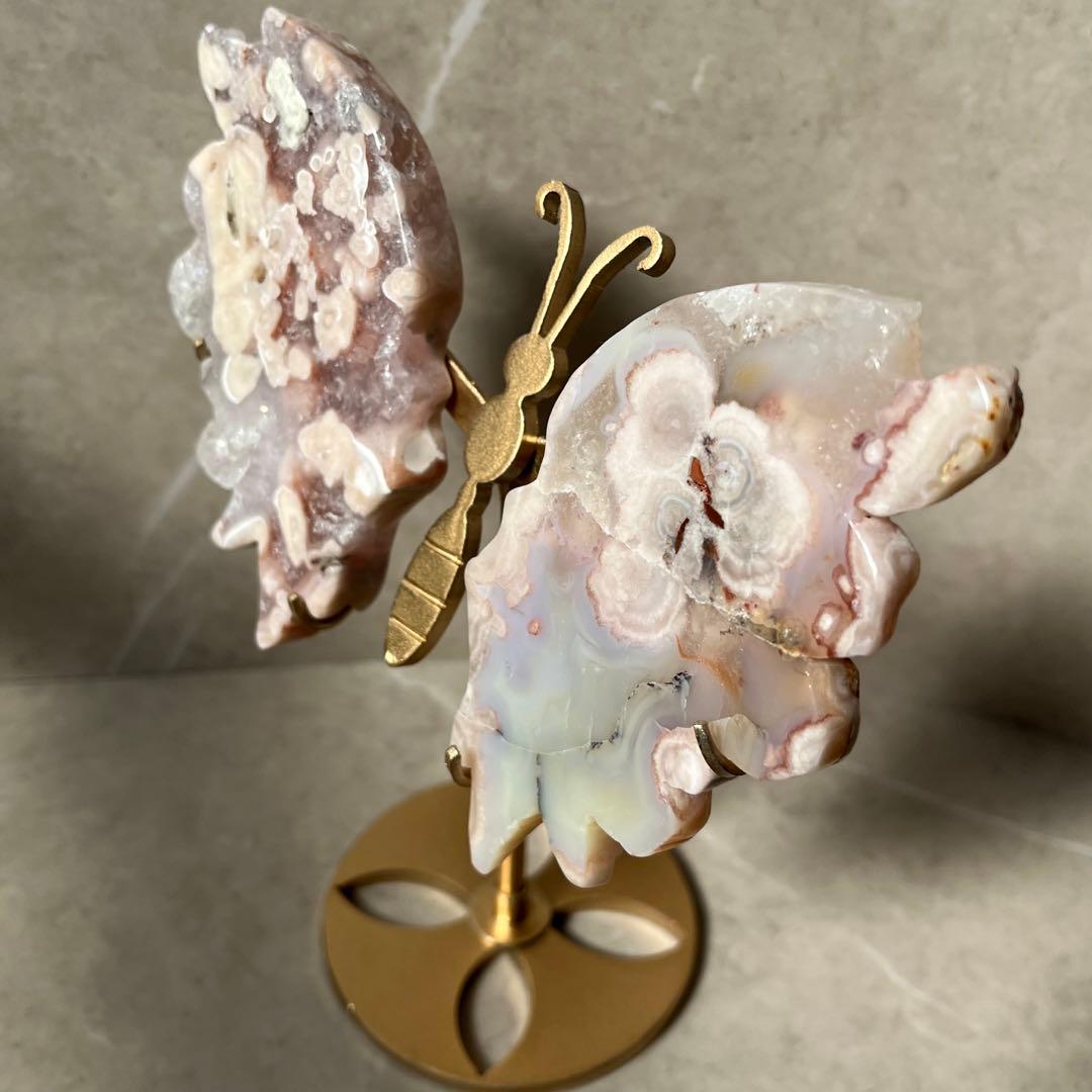 蝶々　フラワーアゲート　桜瑪瑙　台座付き　天然石