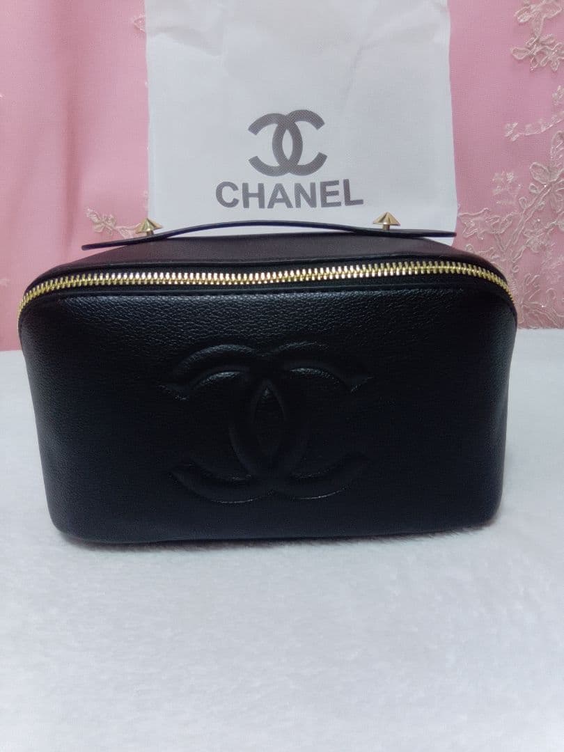 CHANEL ノベルティ ブラックレザー ポーチ
