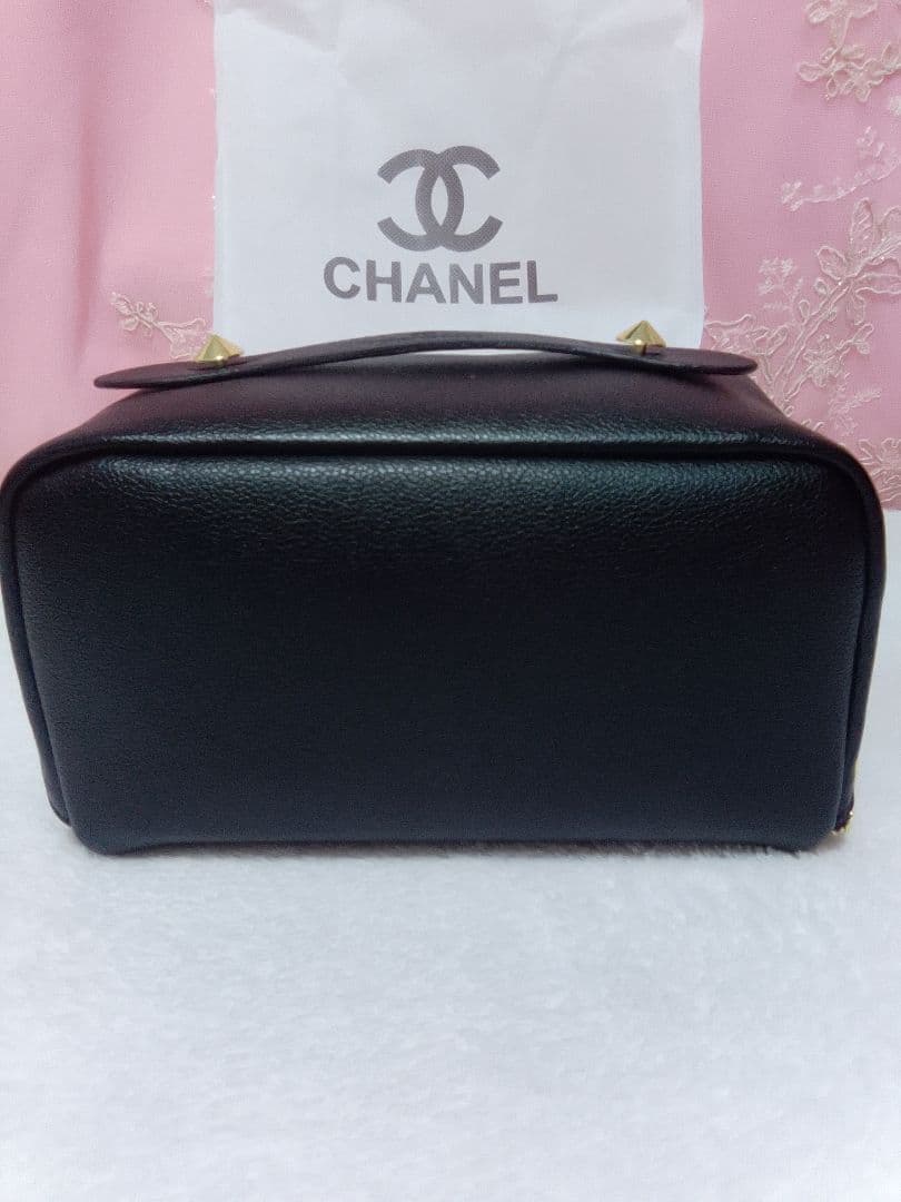 CHANEL ノベルティ ブラックレザー ポーチ