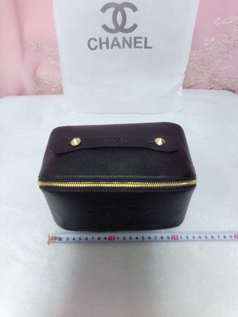 CHANEL ノベルティ ブラックレザー ポーチ