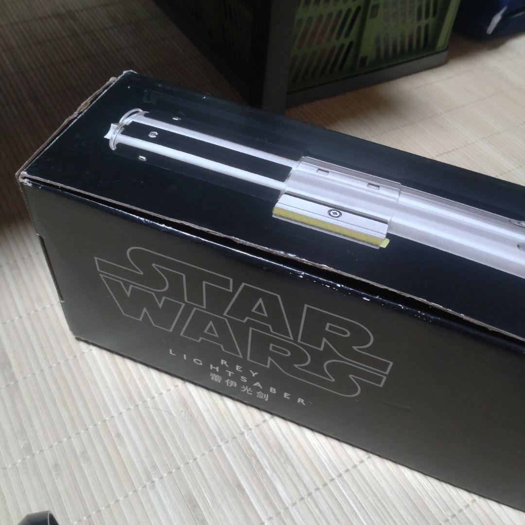 スターウォーズ　レイ　ライトセーバー　レプリカ　海外ディズニー限定品