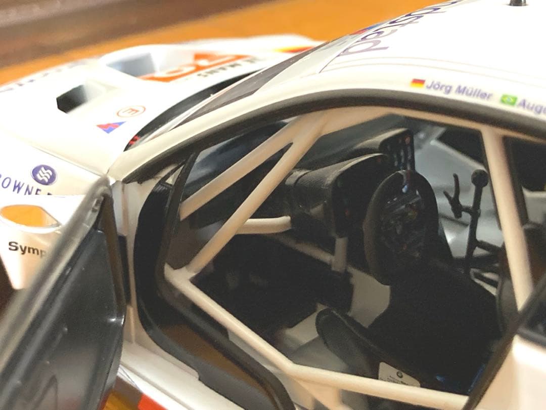  M3 GT2 Le Mans 2010ミニカー 1/18