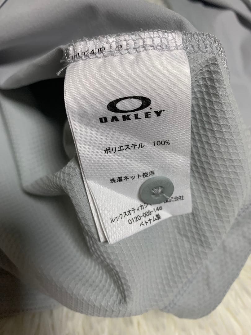 オークリー ゴルフシャツ グレー スナップボタン Mサイズ