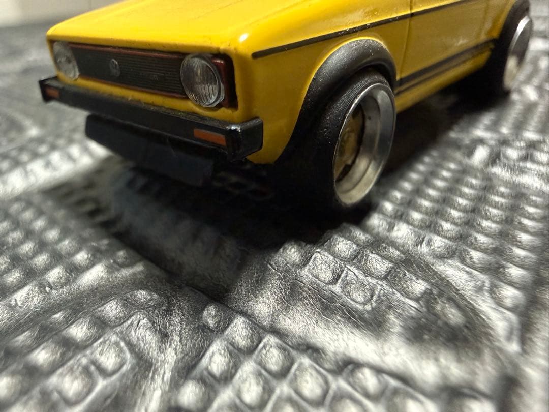 フォルクスワーゲン　ゴルフ1 ミニカー カスタムBORBETタイヤ引っ張り仕様