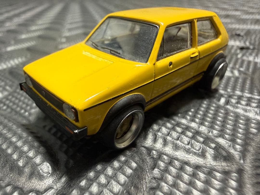 フォルクスワーゲン　ゴルフ1 ミニカー カスタムBORBETタイヤ引っ張り仕様