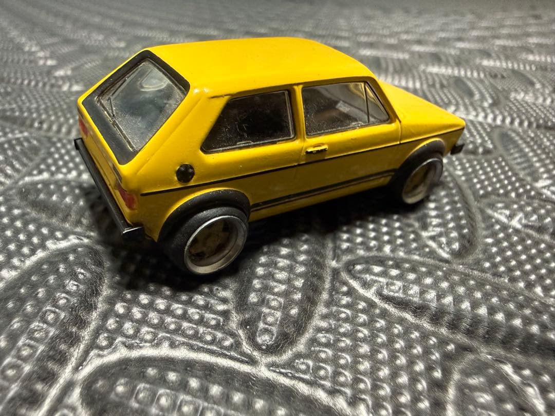 フォルクスワーゲン　ゴルフ1 ミニカー カスタムBORBETタイヤ引っ張り仕様