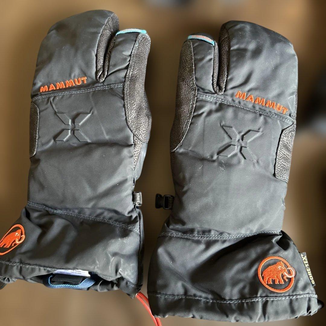 MAMMUT ブラックグローブ 2セット・バラクラバ・ZEALゴーグル
