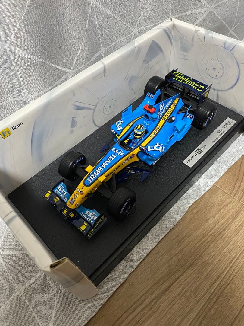 Renault R26 フェルナンド アロンソ レーシングカー