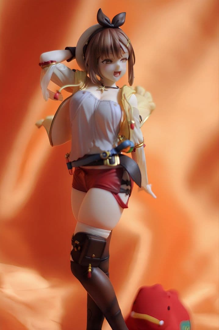 アルター　ライザのアトリエ ～常闇の女王と秘密の隠れ家～ライザ　フィギュア