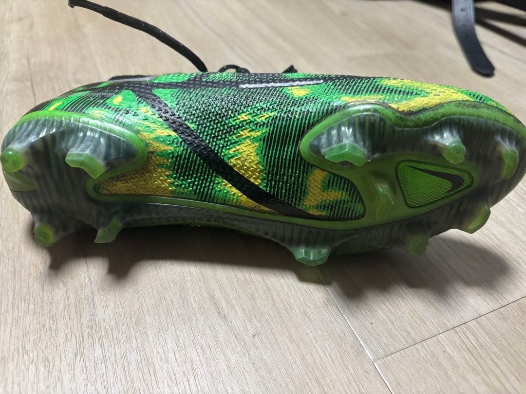 Nike サッカースパイク ファントムGTエリート FG