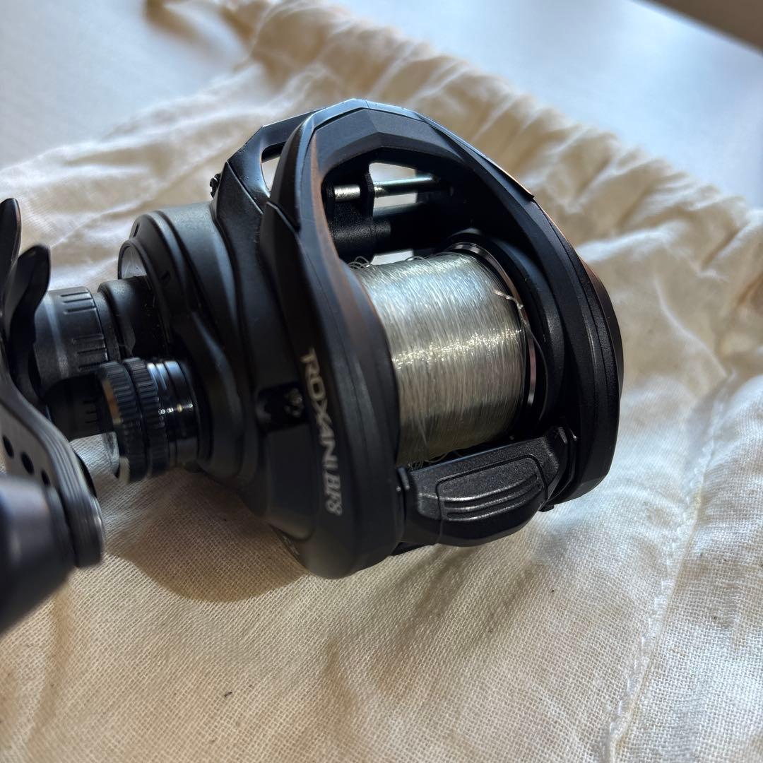 ABU Garciaベイトリール 　ROXANI　BF8-L