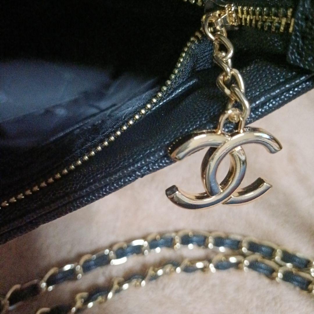 CHANEL ノベルティ ブラックレザー ハンドバッグ