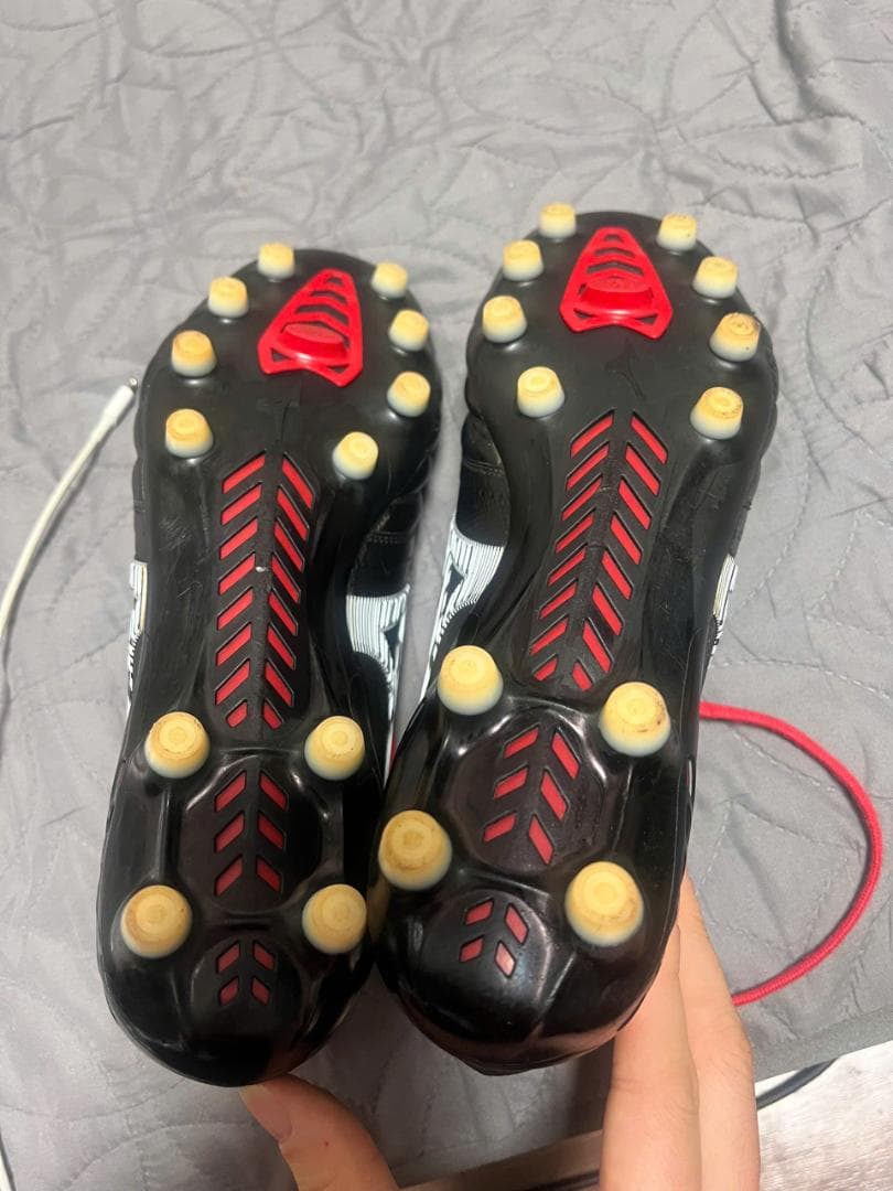 ミズノ サッカースパイク モレリアネオ3 β JAPAN 黒白赤 27.5cm