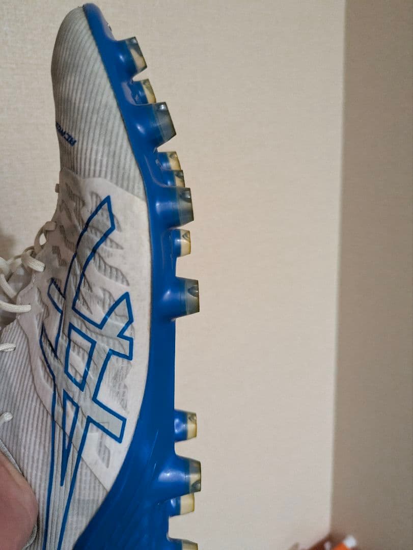ACROS FIT ホワイト サッカーシューズ26.0㌢