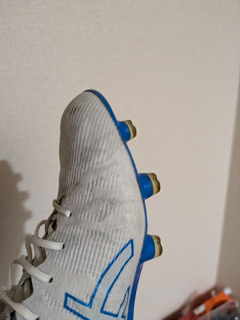 ACROS FIT ホワイト サッカーシューズ26.0㌢