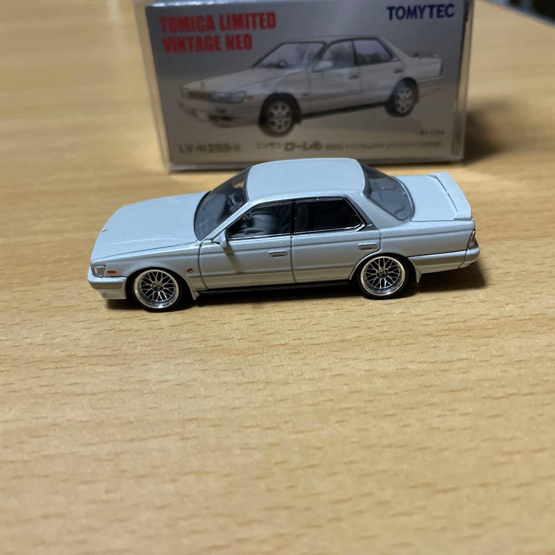 ローレルC33 トミカリミテッドヴィンテージ