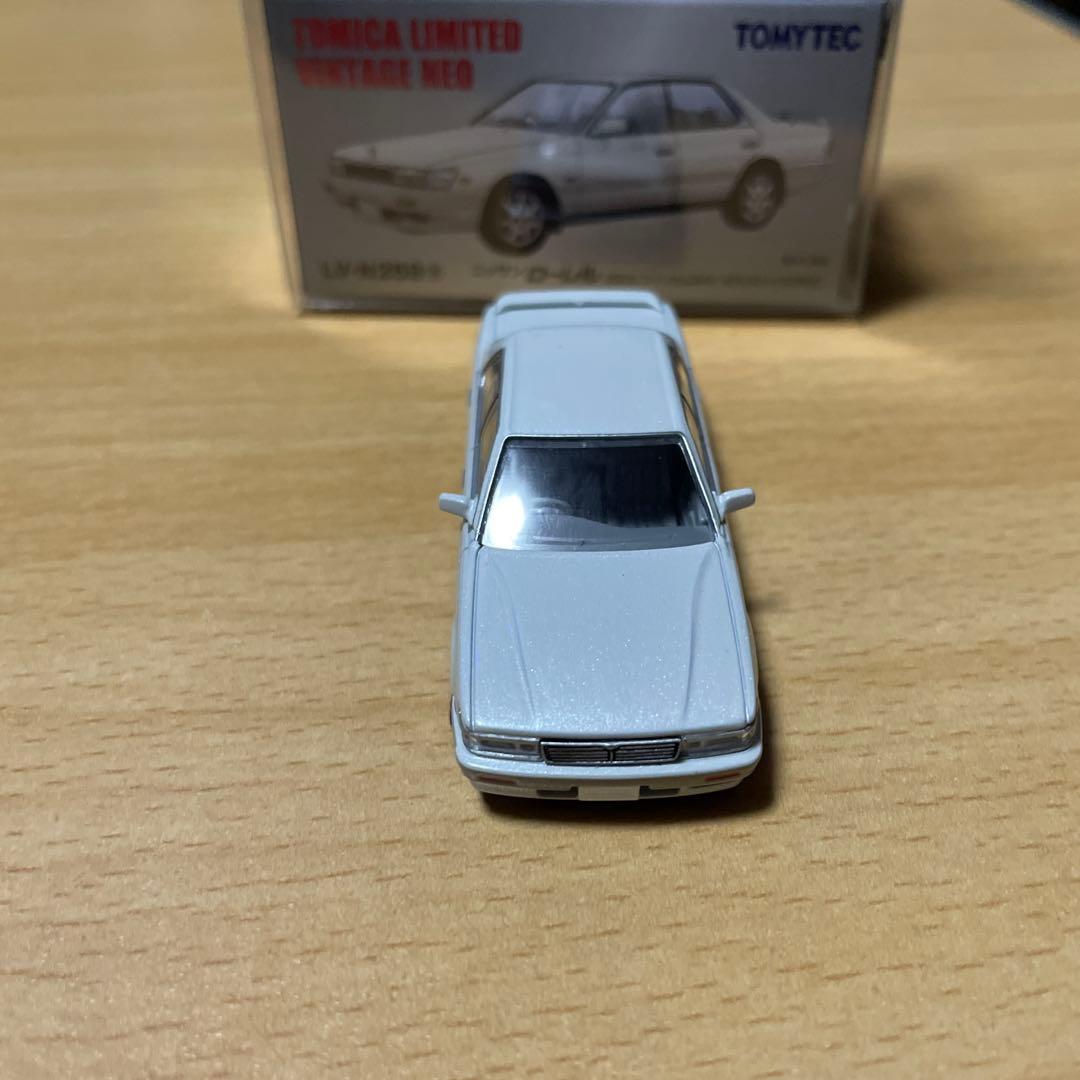 ローレルC33 トミカリミテッドヴィンテージ