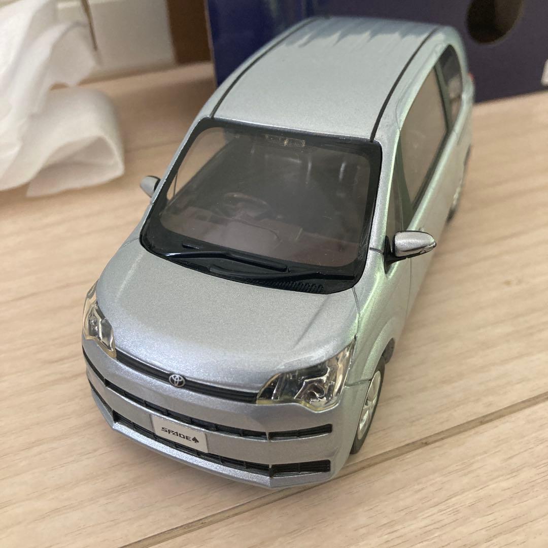 TOYOTA スペードトヨタカラーサンプル