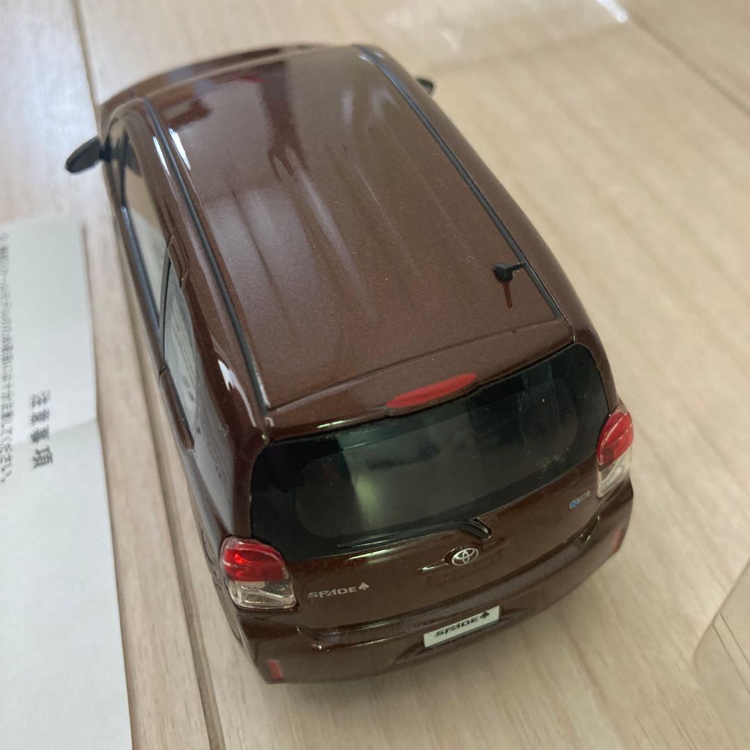 TOYOTA スペードトヨタカラーサンプル