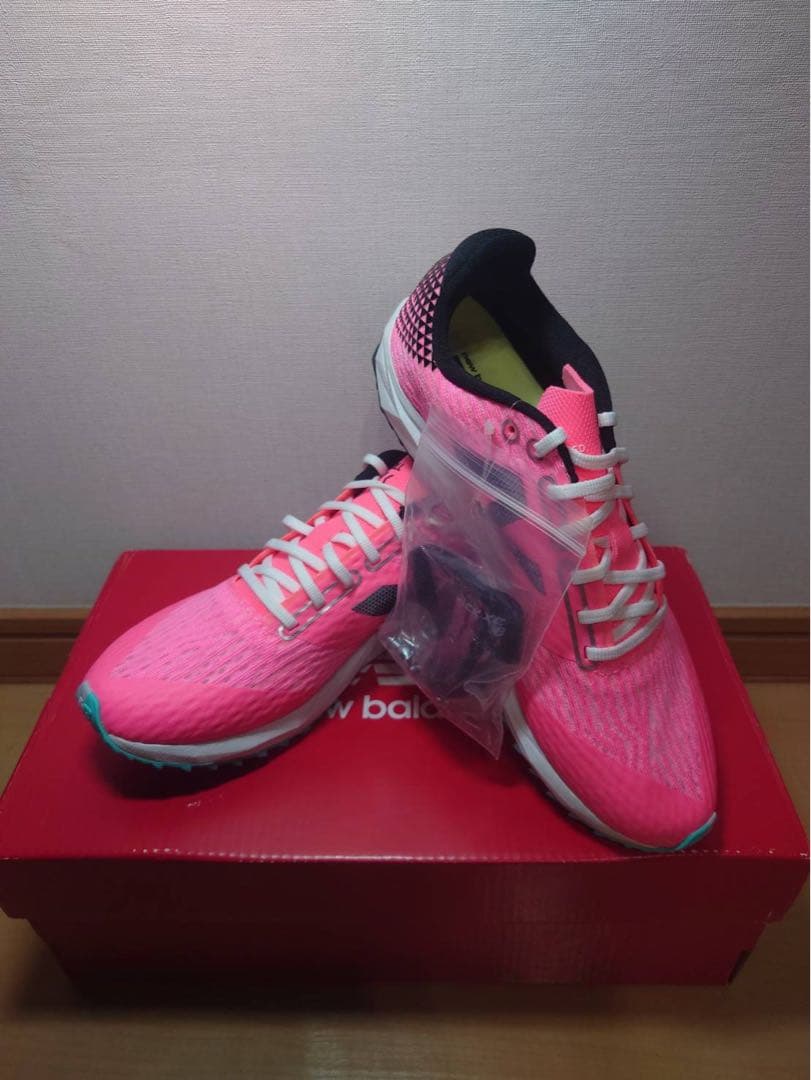 New Balance FUELCELL スパイクシューズ ピンク
