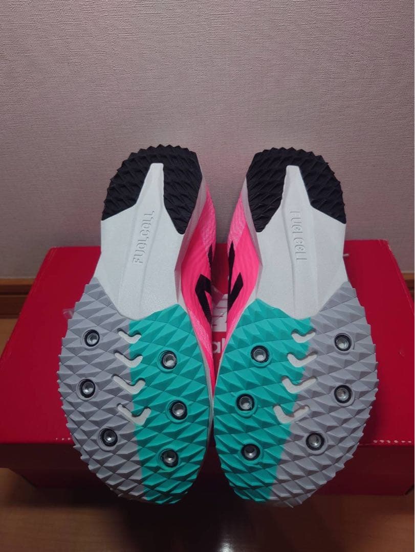 New Balance FUELCELL スパイクシューズ ピンク