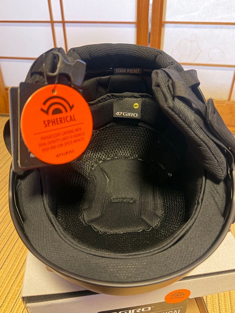 GIRO EMERGE SPHERICAL ヘルメット M