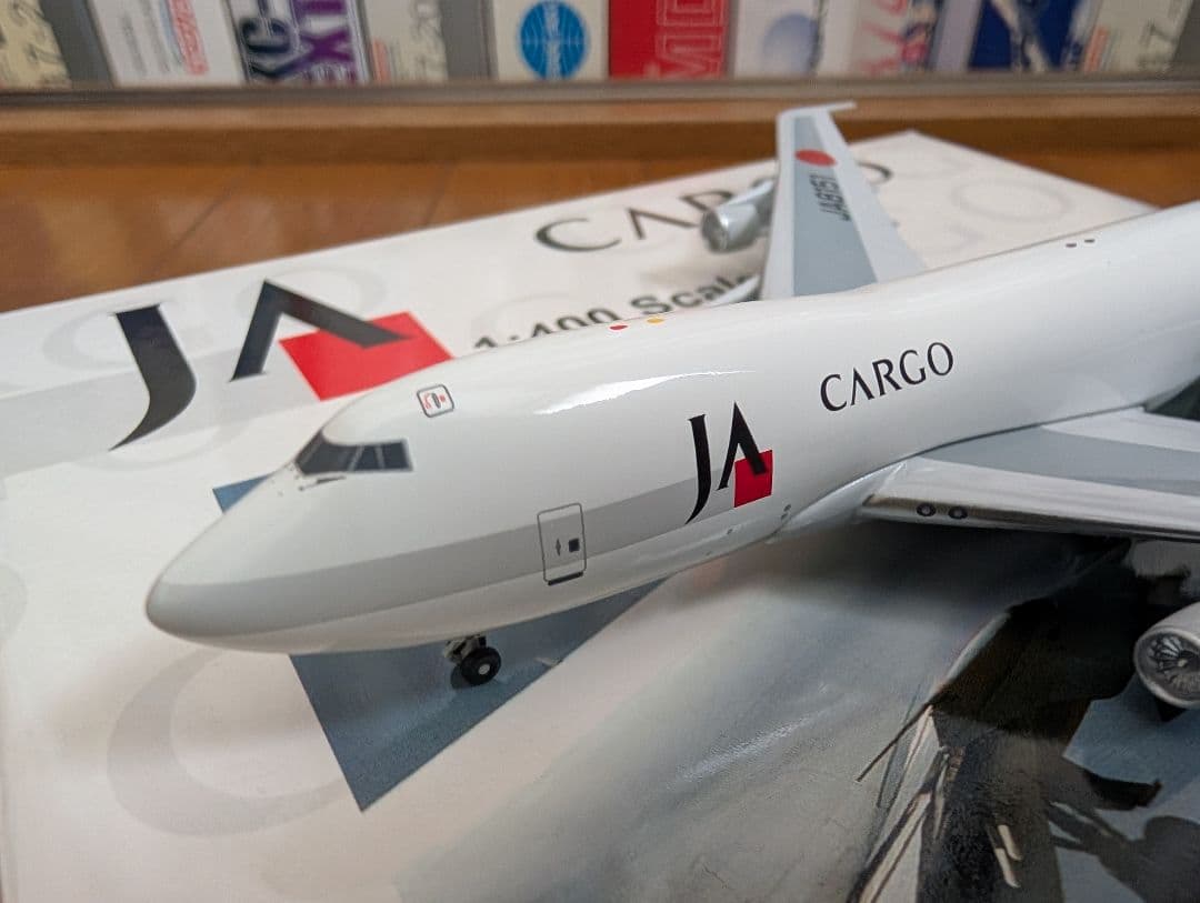 1/400 JA CARGO 747−200F