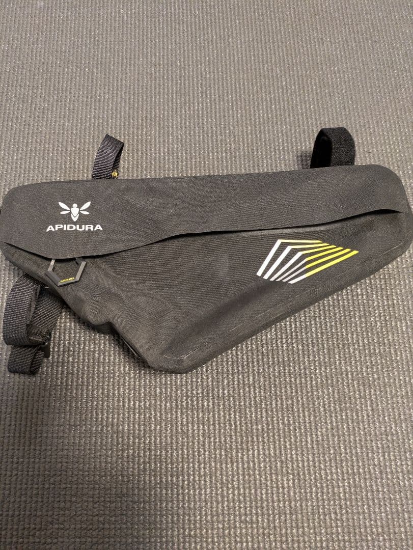APIDURA　RACING FRAME PACKフレームバッグ2.4リットル