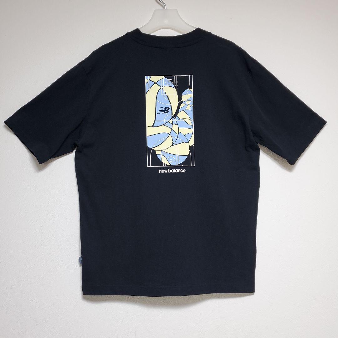 Hoops Mosaic Court オーバーサイズ ニューバランス Tシャツ