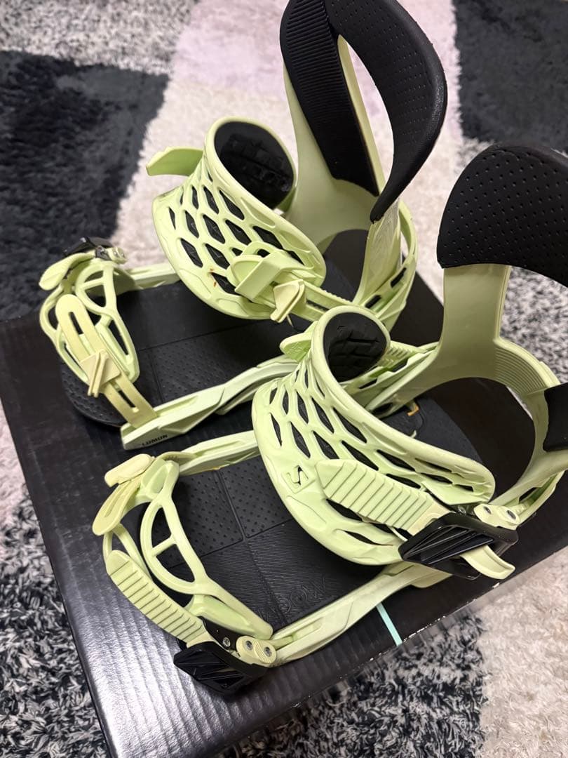 SALOMON スノーボードビンディング ホログラム　HOLOGRAM S