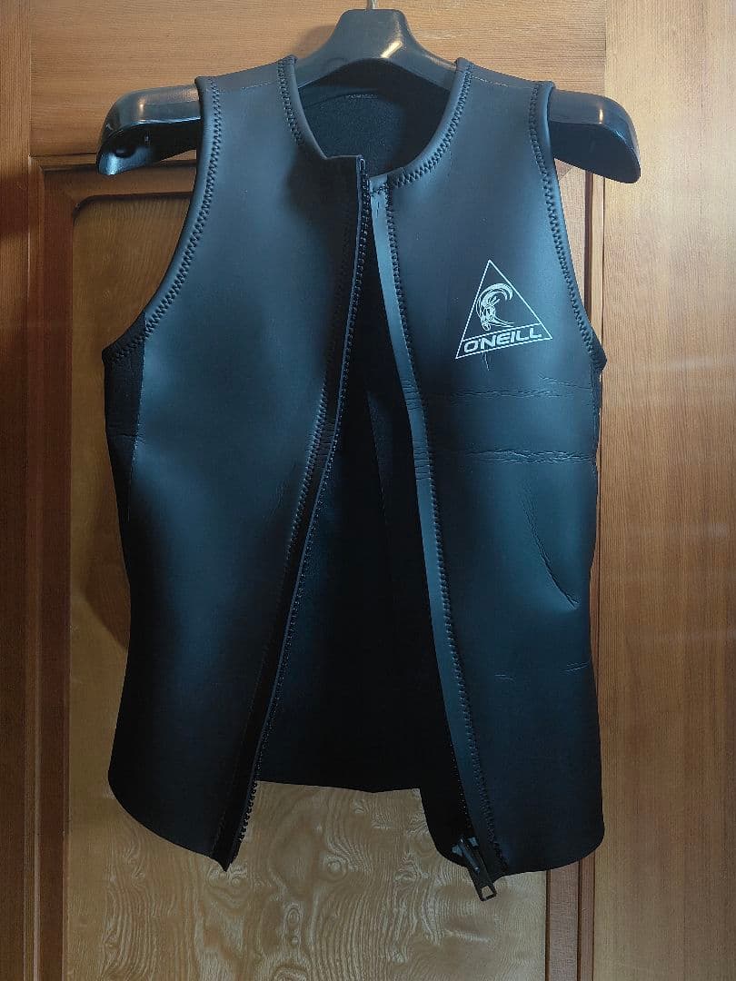【極美品】O'neill オニール　正規品　ウェットスーツ フロントジップベスト