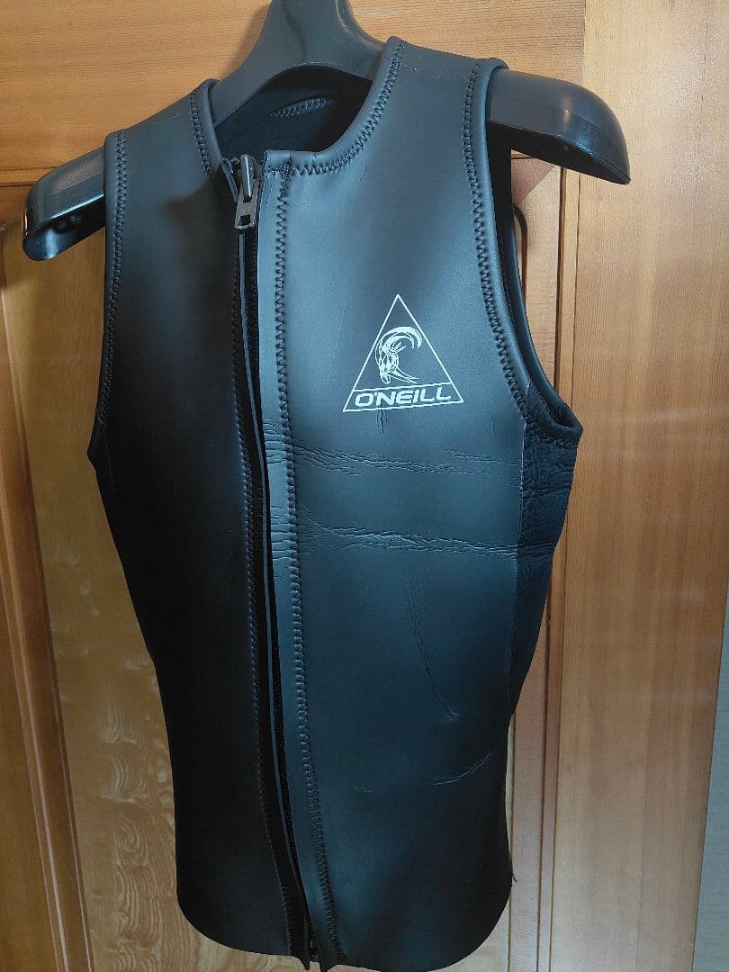 【極美品】O'neill オニール　正規品　ウェットスーツ フロントジップベスト