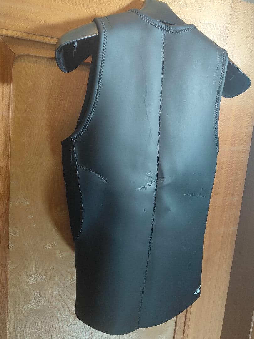 【極美品】O'neill オニール　正規品　ウェットスーツ フロントジップベスト