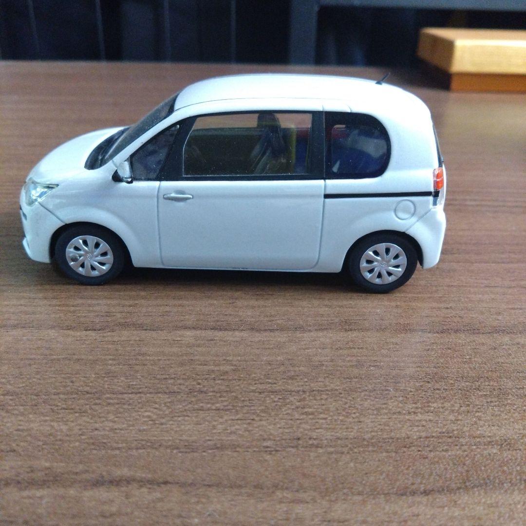 トヨタカラーサンプル スペイド ホワイトパール