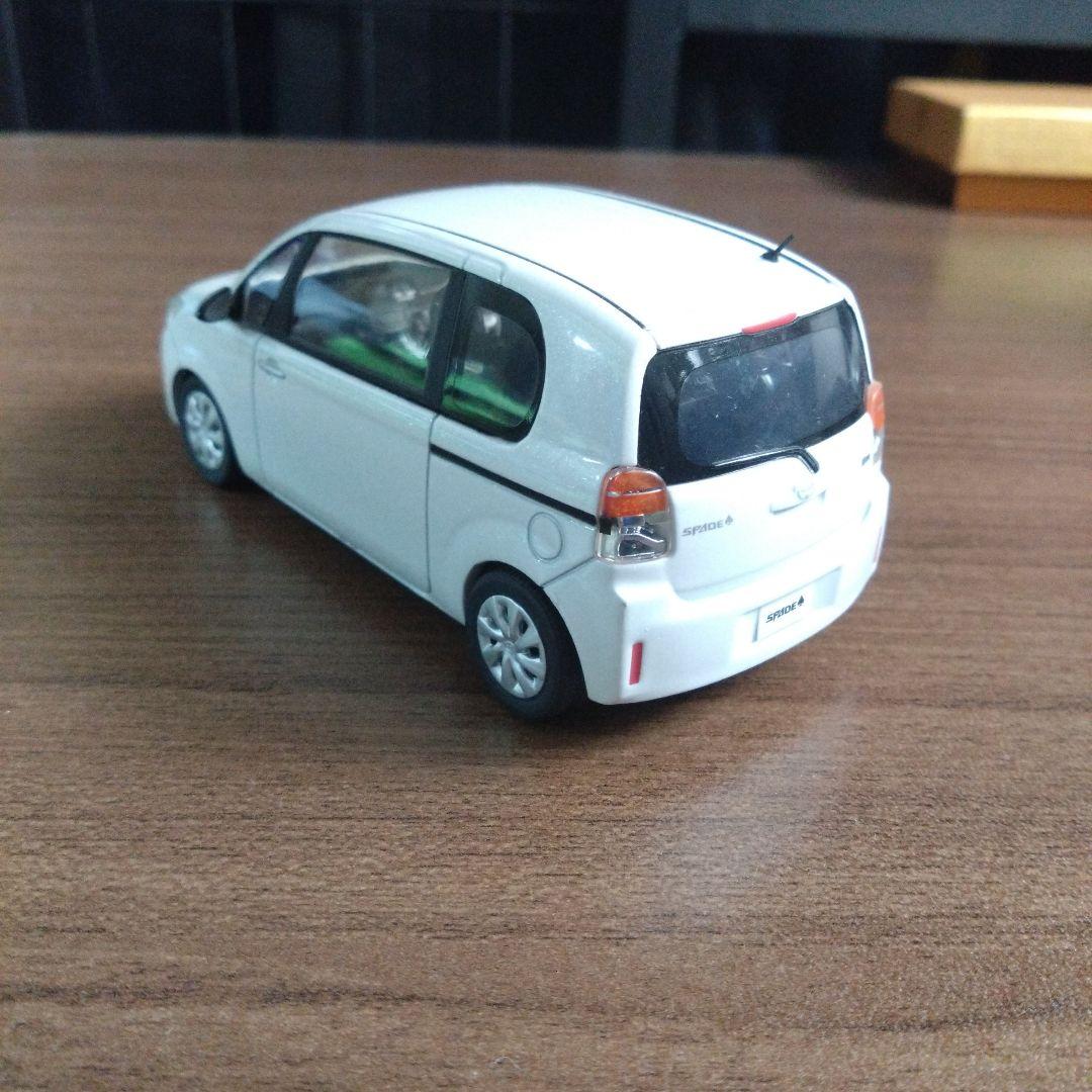 トヨタカラーサンプル スペイド ホワイトパール