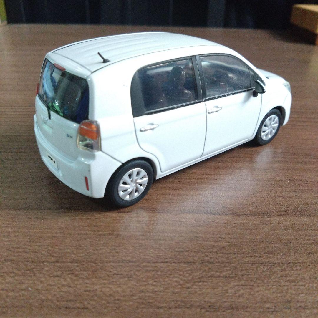 トヨタカラーサンプル スペイド ホワイトパール