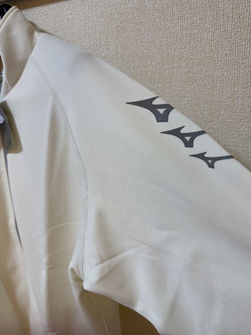 【新品タグ付き】MIZUNO（ミズノ）トレーニングジャケット Oサイズ ホワイト
