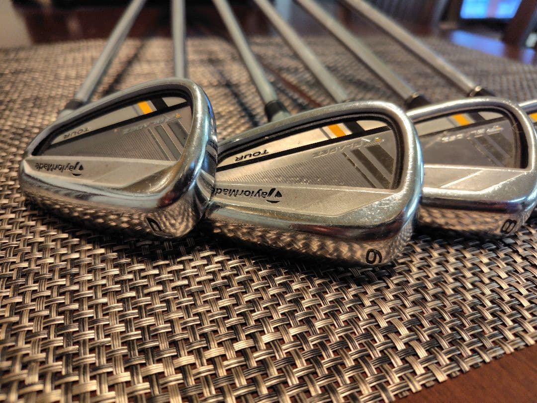 【人気モデル】　テーラーメイド　RBZ TOUR メンズアイアン　ゴルフ