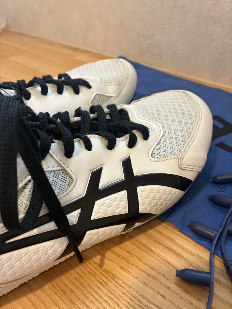 ASICS エボリューション スパイクシューズ　２６.５cm