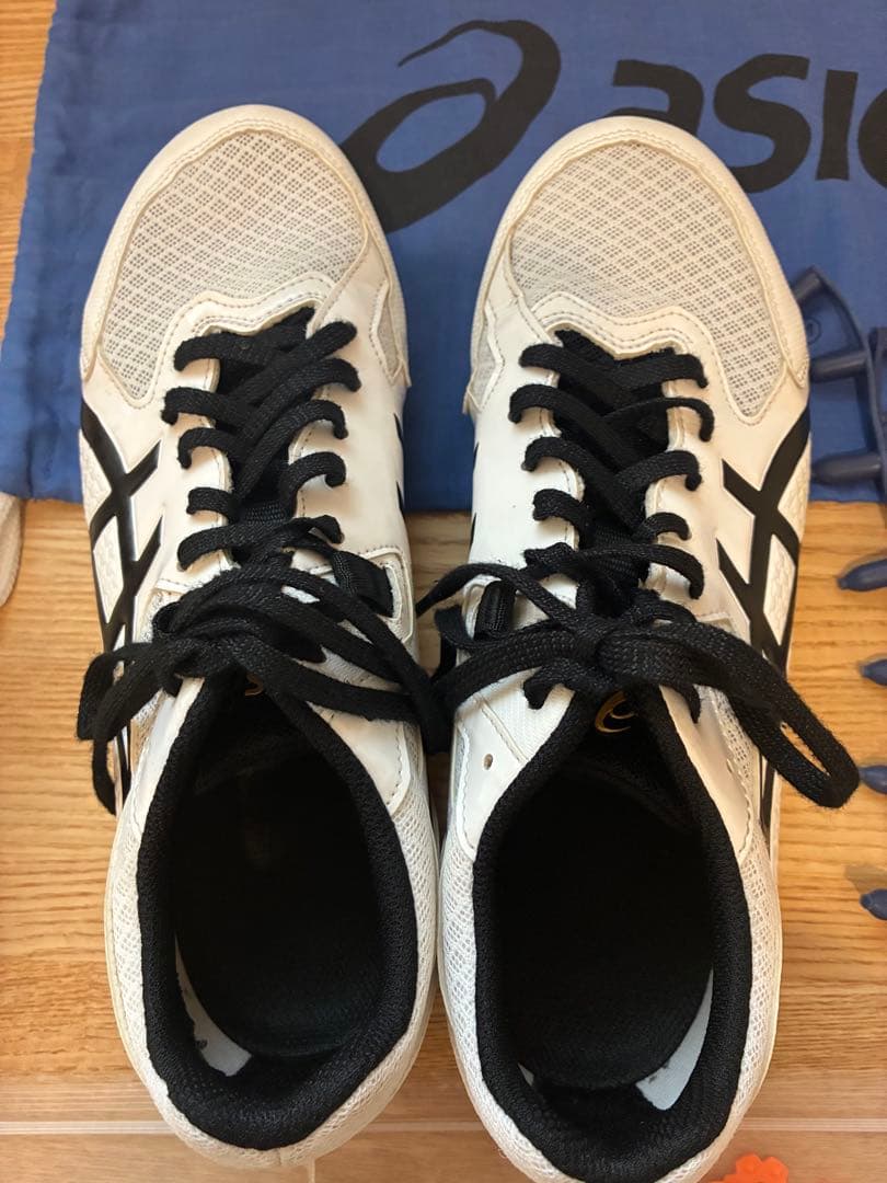 ASICS エボリューション スパイクシューズ　２６.５cm